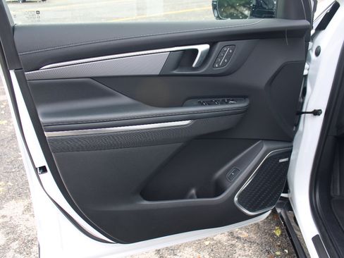 Certified 2025 Buick Enclave Sport Touring w/ Power Package image 12