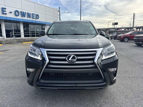 Used 2018 Lexus GX 460 image 2