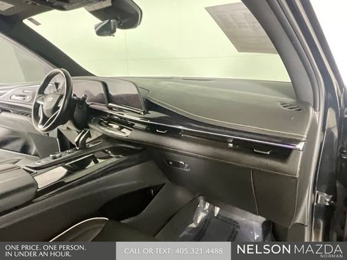 Used 2023 Cadillac Escalade Sport AWD/4WD image 32
