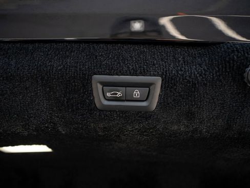 Used 2022 Rolls-Royce Phantom Sedan w/ The Phantom Package RWD image 59