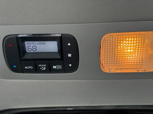 Used 2016 Honda Odyssey SE image 31