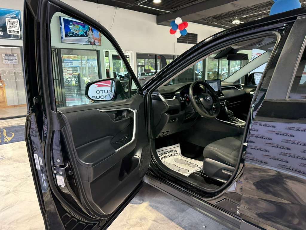 Used 2022 Toyota RAV4 LE FWD image 25