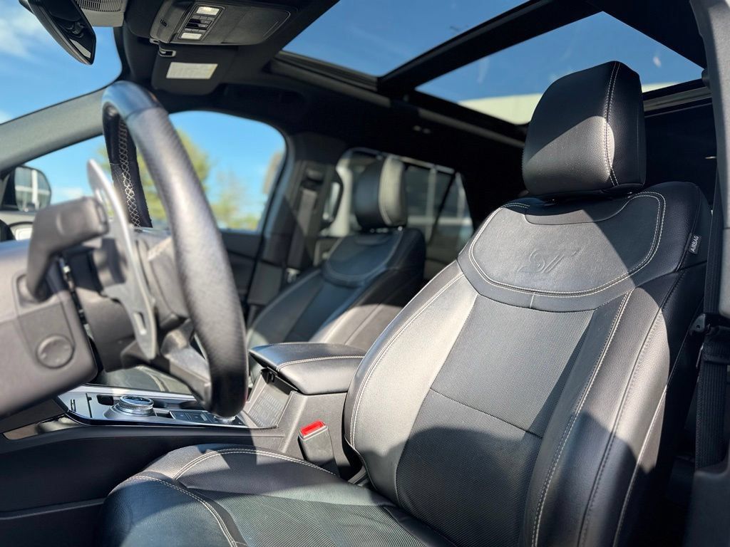 Used 2023 Ford Explorer ST w/ Technology Package AWD/4WD image 17