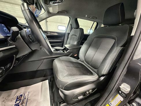 Used 2022 Jeep Grand Cherokee L Laredo w/ Luxury Tech Group I AWD/4WD image 13