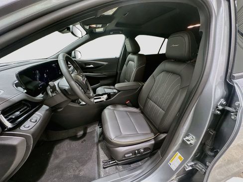 New 2026 Buick Envista Sport Touring FWD image 21