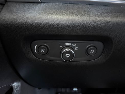 Used 2019 Chevrolet Traverse LT FWD image 22