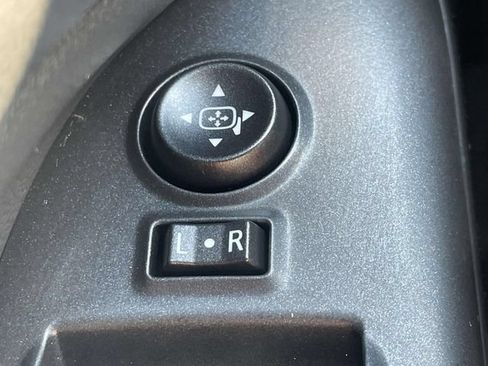 Used 2017 GMC Canyon SLE w/ All Terrain Package AWD/4WD image 24