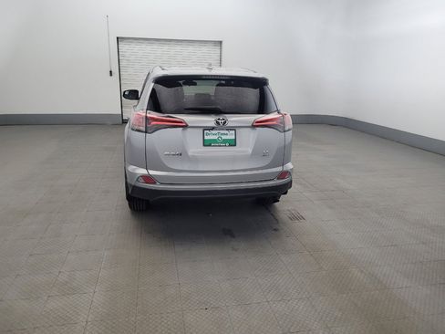 Used 2018 Toyota RAV4 LE w/ Carpet Mat Package AWD/4WD image 6