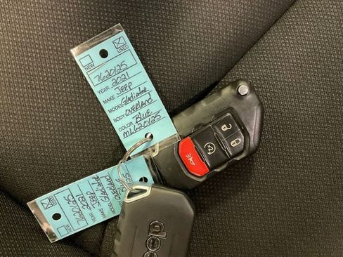 Used 2021 Jeep Gladiator Overland w/ Cold Weather Group image 32