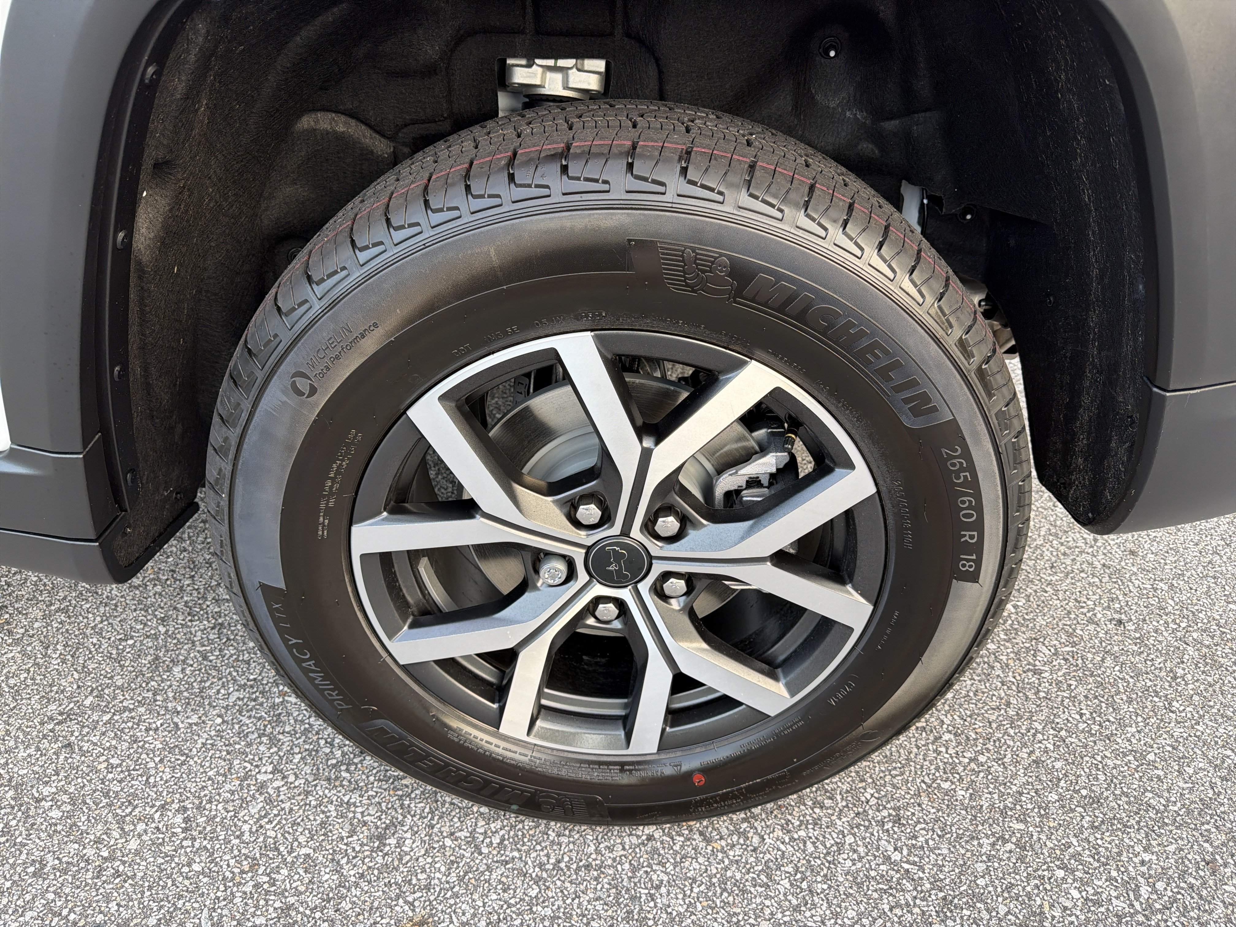 New 2027 Jeep Grand Cherokee Laredo X RWD image 19