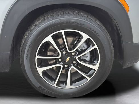 Used 2025 Chevrolet TrailBlazer LT FWD image 25
