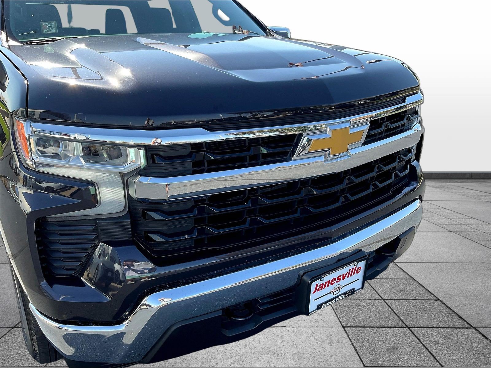 Used 2023 Chevrolet Silverado 1500 LT AWD/4WD image 36