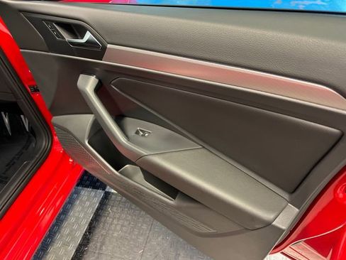 Certified 2020 Volkswagen Jetta SE w/ SE Cold Weather Package image 11