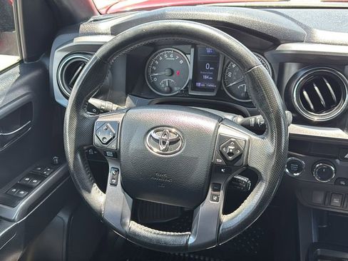 Used 2019 Toyota Tacoma TRD Sport AWD/4WD image 25