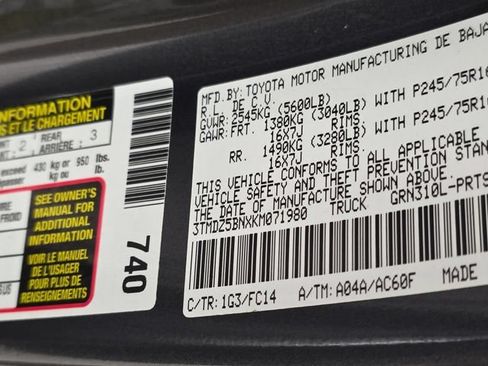 Used 2019 Toyota Tacoma SR5 AWD/4WD image 11