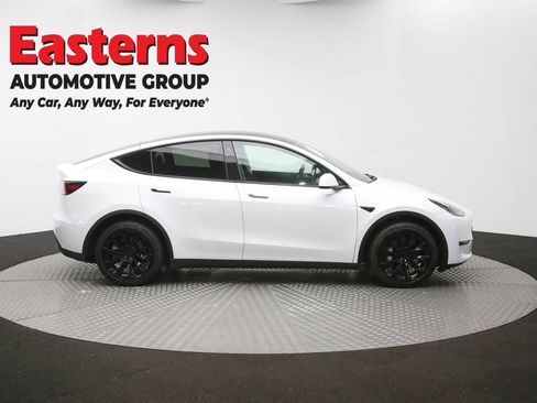 Used 2021 Tesla Model Y Long Range AWD/4WD image 39