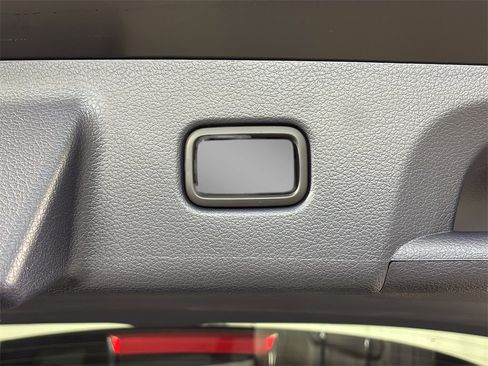 Used 2024 Hyundai Palisade Limited image 12