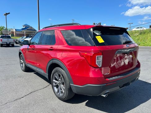 Used 2023 Ford Explorer XLT w/ Equipment Group 202A AWD/4WD image 8