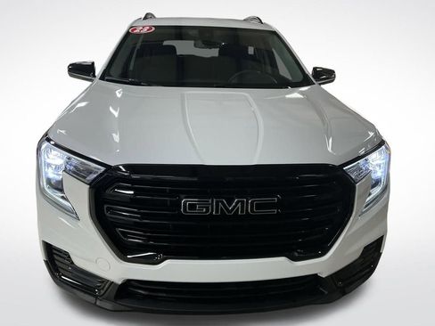 Used 2023 GMC Terrain SLE w/ Driver Convenience Package image 9