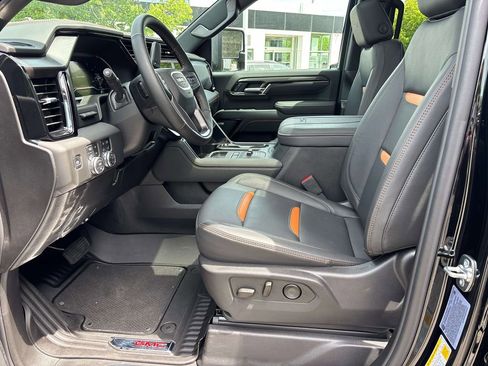 Used 2025 GMC Sierra 2500 AT4 w/ AT4 Premium Plus Package AWD/4WD image 13