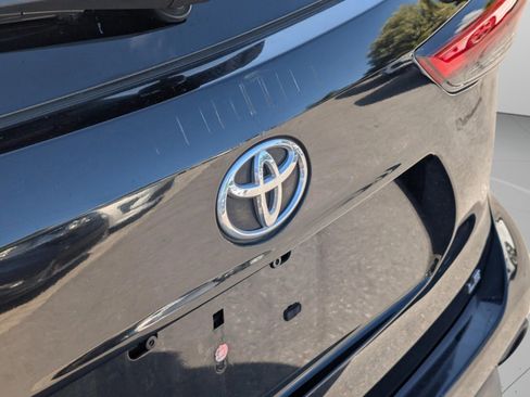 Used 2021 Toyota Highlander LE image 30