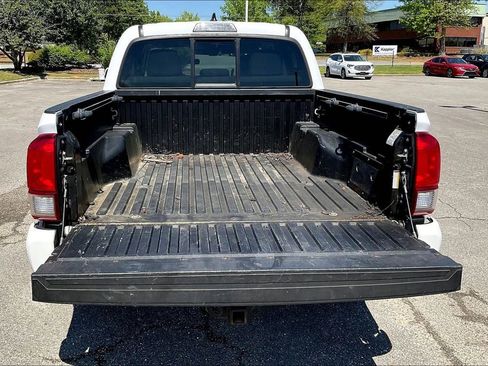 Used 2019 Toyota Tacoma SR w/ SR Convenience Package AWD/4WD image 17