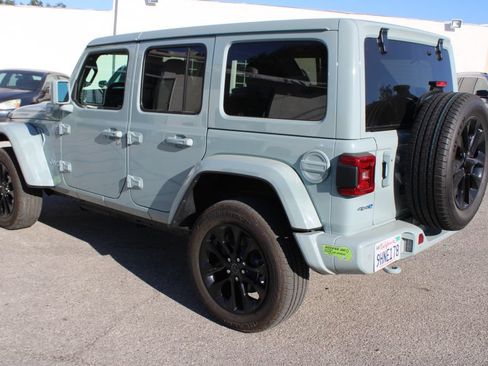 Used 2024 Jeep Wrangler Unlimited Sahara w/ Technology Group AWD/4WD image 6