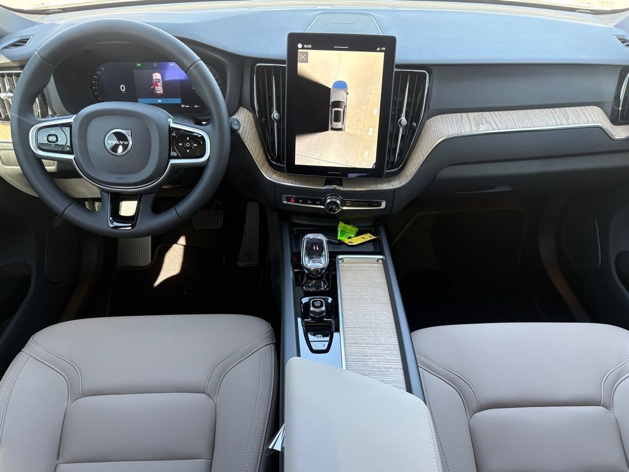 New 2026 Volvo XC60 B5 Plus w/ Protection Package Premier AWD/4WD image 11