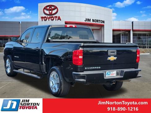 Used 2018 Chevrolet Silverado 1500 Custom w/ Custom Value Package RWD image 8