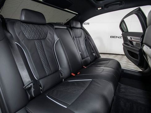 Used 2022 BMW 750i xDrive w/ M Sport Package image 42