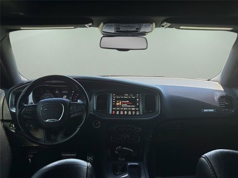 Used 2017 Dodge Charger R/T RWD image 9