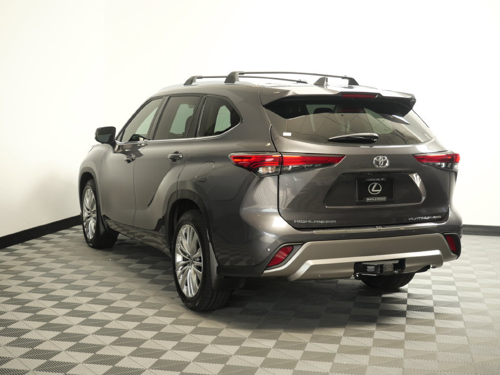 Used 2023 Toyota Highlander Platinum AWD/4WD image 7