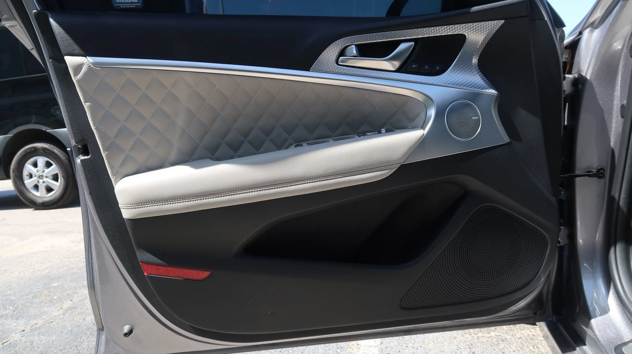 Used 2022 Genesis G70 3.3T RWD image 47