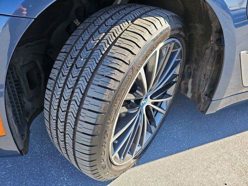 Certified 2023 BMW 530e w/ Premium Package image 33