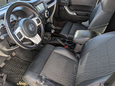 Used 2012 Jeep Wrangler Sahara image 10