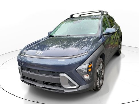 Used 2025 Hyundai Kona SEL FWD image 3