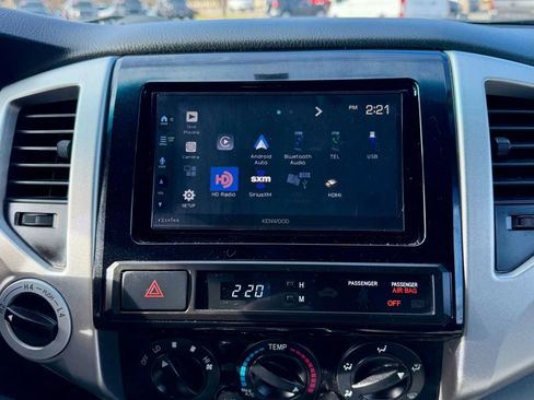 Used 2013 Toyota Tacoma 4x4 Access Cab V6 w/ TRD Off-Road Pkg image 13