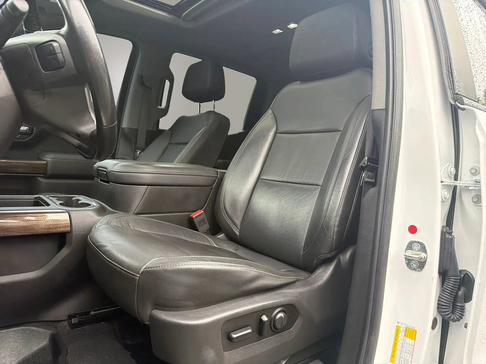 Used 2020 Chevrolet Silverado 1500 LT Trail Boss AWD/4WD image 11