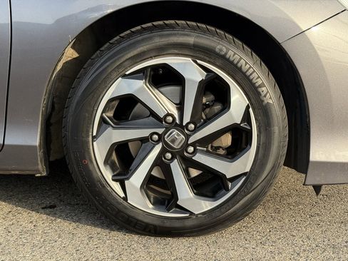 Used 2017 Honda Accord EX-L image 16