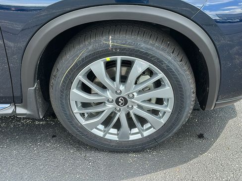 New 2025 INFINITI QX50 Luxe image 6