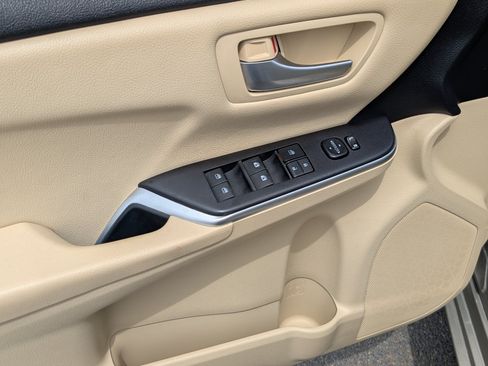 Used 2015 Toyota Camry LE FWD image 15