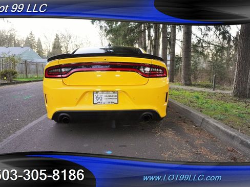 Used 2017 Dodge Charger R/T image 10