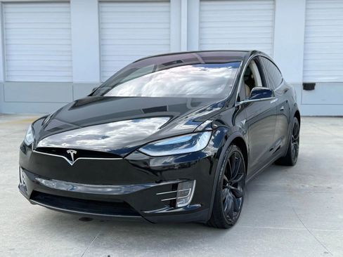 Used 2016 Tesla Model X 75D image 2