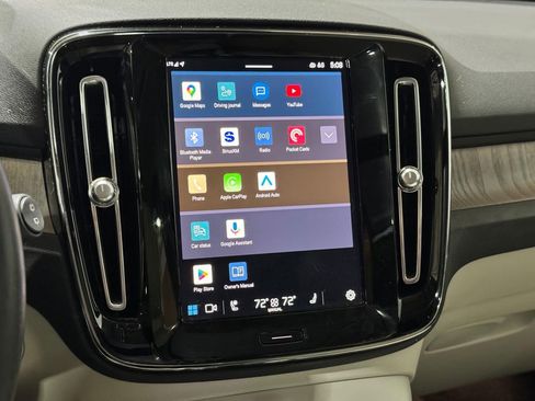 Used 2023 Volvo XC40 B5 Plus image 16