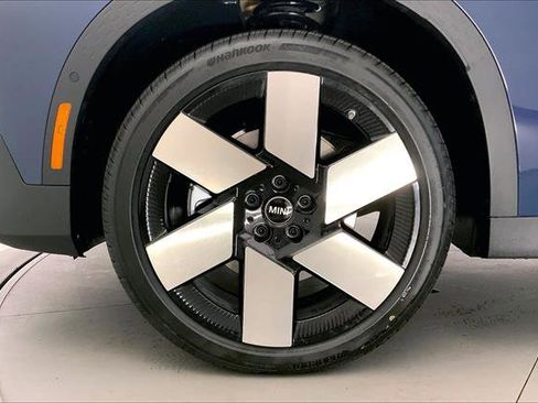 Used 2025 MINI Cooper Countryman S w/ Comfort Package Max image 9