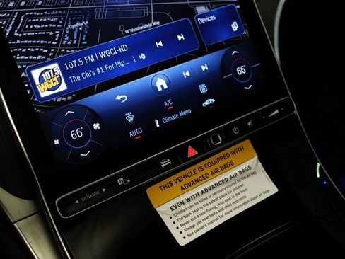 Used 2025 Mercedes-Benz GLC 300 4MATIC image 26