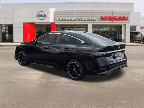 New 2026 Nissan Sentra SR w/ Floor Mat Package FWD image 5