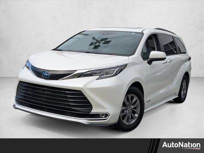 Used 2021 Toyota Sienna XLE
