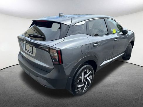 Used 2025 Nissan Kicks SV w/ Charging Package image 14