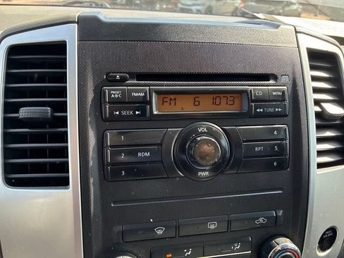 Used 2010 Nissan Frontier SE AWD/4WD image 31